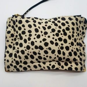 CHLOE LEATHER CLUSH BAG SIZE 10X7 COLOR BLACK & WHITE 100% AUTHENTIC